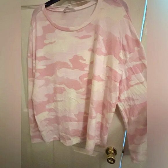 Time and Tru Tops - Time and Tru pink camouflage sweatshirt size 2x/20